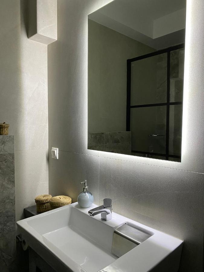 Meteora Studio By Meteora Residencies กาลัมปากา ภายนอก รูปภาพ